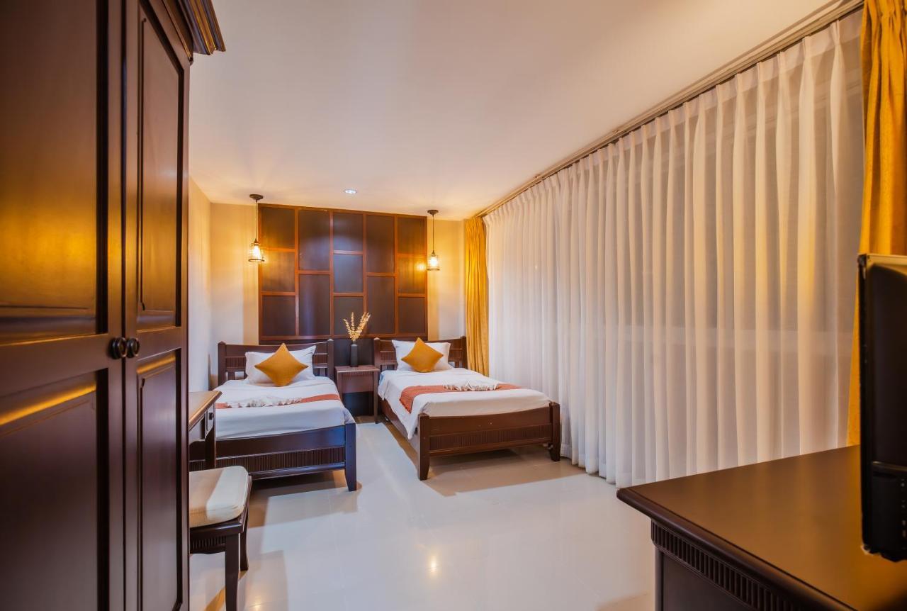 Time Out Hotel Patong Exterior foto